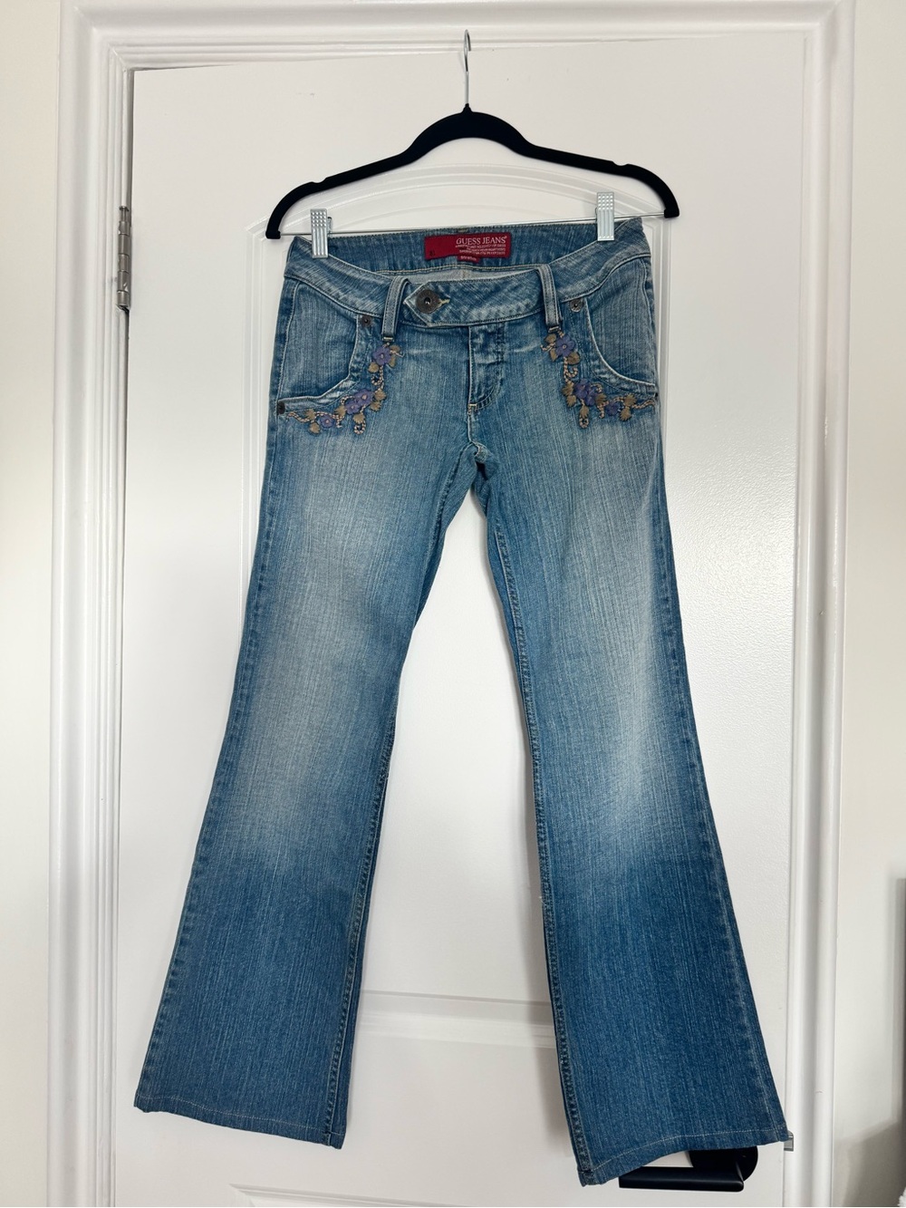 Vintage Guess low rise jeans embroidered floral patches size 4 w26